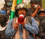 미얀마 민주화시위 상징 '리틀 판다' 군부에 체포