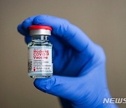 모더나·노바백스 국내 생산 논의 진전..백신 수급 숨통 트이나