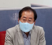 국민의힘 복당 관련 간담회에서 발언하는 홍준표 의원