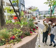 현대프리미엄아울렛 김포점에서 '지중해 휴양지'를 느껴요