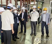 홍정기 차관, 광신기계 수소충전 설비 생산 공장 방문