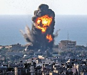 [오늘의 1면 사진] 불타는 가자지구..이·팔 전면전 위기