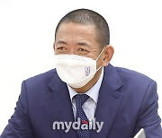 [MD포토] 꿍쇼청 회장 'GRS 초근(草根) 축구대회' 개최 인터뷰