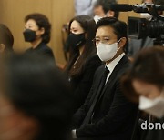 故 이춘연 대표 영결식, 마지막 가는 길 동료와 함께 [DA포토]