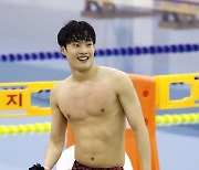 황선우 '한국 신기록 세웠어요'