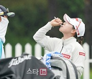 [포토]강예린,김용현 '산삼먹고 추격하자'