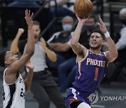 [NBA] 140득점 폭격한 PHX, 공격 농구로 완승..부커 27득점