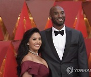 [NBA] "남편은 하늘에서 미소짓고 있겠죠"..코비-가넷-던컨, 명예의 전당 입성