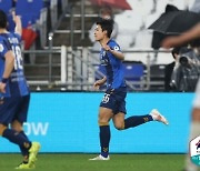 '설영우 동점골' 울산, 수원과 1-1 무승부..2위 수성