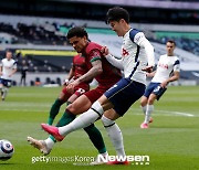 '손흥민 4연속 골 도전' 토트넘, 울버햄튼전 전반은 1-0 리드