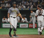 KBO MVP→日 데뷔 20타석 무안타 '망신'..감독 "출전 제외", 매체 "입지 위험해"