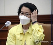 중대본 회의 첫 참석한 임혜숙 장관