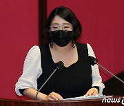 용혜인, '국회 회의장 자녀 동반법' 발의