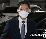 "독선·오만 흑역사" vs "자리다툼 안 돼"..여야 공방 2라운드