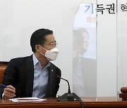 [헤럴드pic] 대화하는 국민의당 안철수 대표와 이태규 사무총장