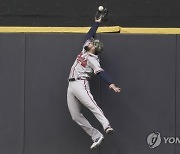 Braves Brewers Baseball