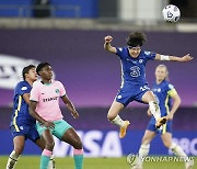 UWCL 결승전서 바르셀로나 상대 헤딩하는 첼시 지소연