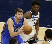 Mavericks Timberwolves Basketball