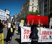 SPAIN CORONAVIRUS PANDEMIC HAIRDRESSERS PROTEST