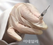 정부 "국산 백신, 임상 2상 최종결과 등 성과 나오면 선구매"