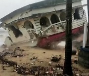 '코로나 지옥' 인도에 대형 사이클론까지..24명 사망·96명 실종