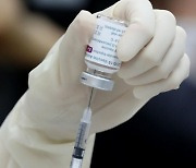 신규확진 1주일만에 500명대..백신 1차접종 누적 374만명(상보)