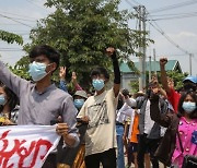 미얀마 쿠데타 사망자 800명 넘어