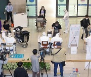 인천공항 검역소 관련 15명 '인도변이' 감염.."직원 간 2차 전파도 발생"