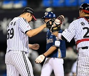 김대유-유강남 '힘들게 막았다'[포토]