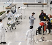 인천공항 검역소 관련 15명 '인도변이' 감염.."2차 전파도 발생"