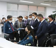 우즈벡 대통령실 차석비서관, 서울 강남경찰서 방문