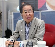 홍준표, '올드보이 논란'에 "전두환 같은 뉴보이가 지도자 돼야 한다는 건가"