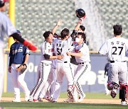 마운드 높이에서 갈린 1위의 주인..LG, 홍창기 연장 결승타로 NC 꺾고 단독 1위