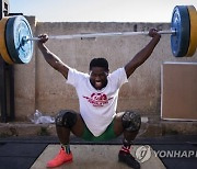 SOUTH AFRICA WEIGHT LIFTING SOCIAL UPLIFTMENT PHOTO SET