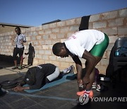 SOUTH AFRICA WEIGHT LIFTING SOCIAL UPLIFTMENT PHOTO SET