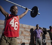 SOUTH AFRICA WEIGHT LIFTING SOCIAL UPLIFTMENT PHOTO SET