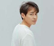 '10월 결혼' 이지훈, 노바소닉 22주년 앨범 참여로 가수활동 재개