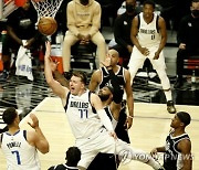 USA NBA BASKETBALL MAVERICKS CLIPPERS