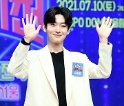 [포토] 김용빈, '멋진 손인사~'