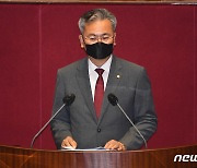 '대리수술 병원 은폐 자문' 의혹..경찰, 유상범 고발인 조사