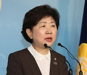 의사 출신 박인숙 "AZ 맞으면 괌 못 간다..백신차별 가능성"