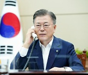 文대통령 존슨 총리와 통화, "G7 논의 적극 참여할 것"