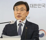 권덕철 "60~74세 예약률 80.6%..확진자, 사흘 연속 600명대"