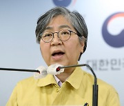 정은경 "교직원은 화이자나 모더나, 고3은 화이자 접종"