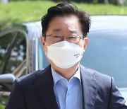 [사설] 정권 수사 막으려고 친정권 검사만 중용한 朴법무