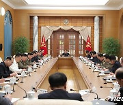 북한, 김정은 사회로 노동당 중앙위 정치국 회의 진행