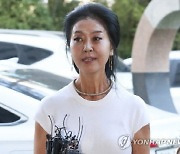 정우성에 '돌직구' 날린 김부선.."文 정부 잘못도 같은 잣대로 비판하라"