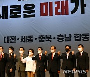 전대 투표 하루 앞두고..李 '탄핵 인정' 羅 '전쟁 지휘' 朱 '단일화'