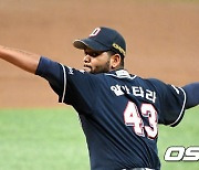 KBO 20승 투수 출신, 선발→계투진 보직 변경 가능성 왜?