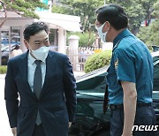 김오수 총장, 경찰청장 만나.."형사사법 70년만에 대변혁"